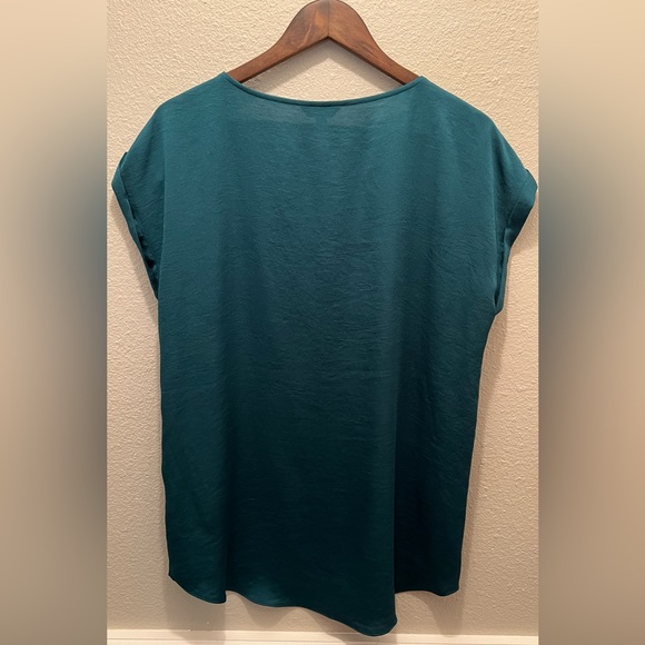 Green Women’s Large EXPRESS Top - Picture 3 of 3